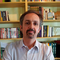 Foto do professor João Paulo Pimenta